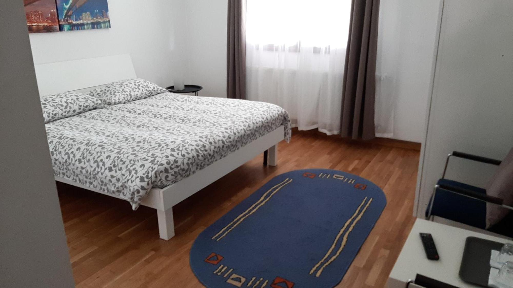 Pensiunea Simona Simbata de Sus Bilik gambar